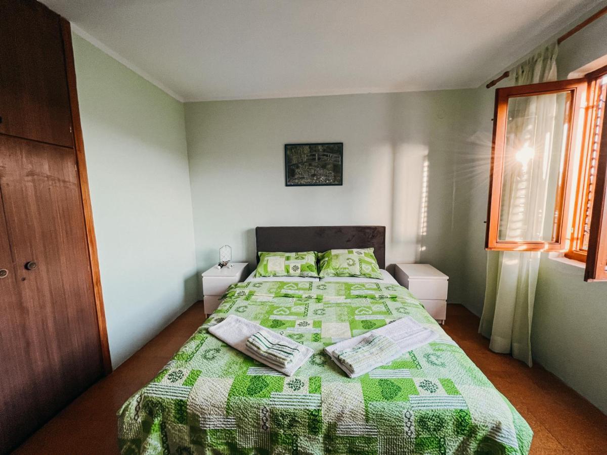Vladivostok Apartments Tivat Exterior photo